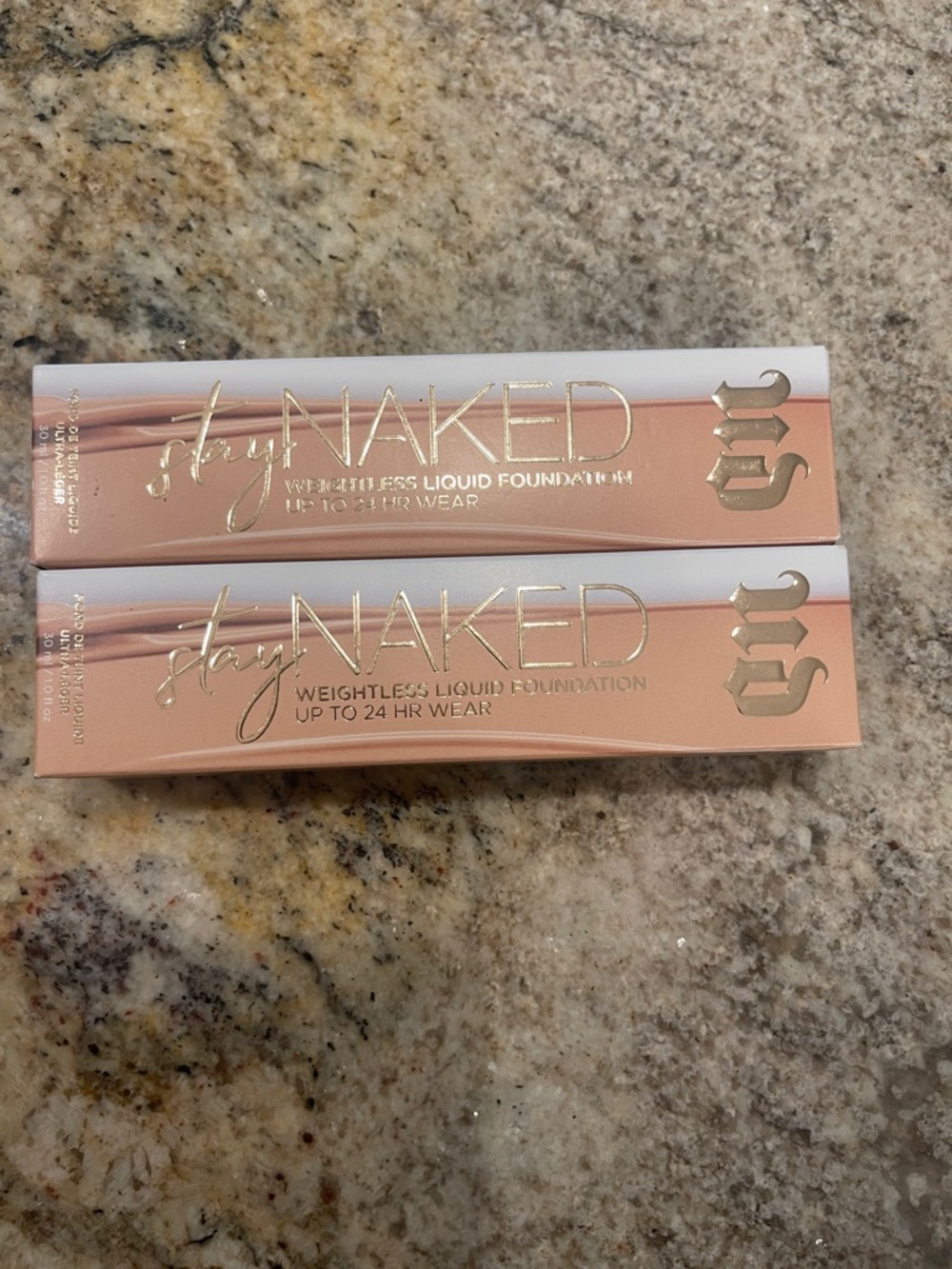 Urban Decay Stay Naked Weightless Liquid Foundation 40NN